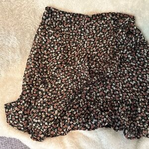 Hollister XS floral skirt